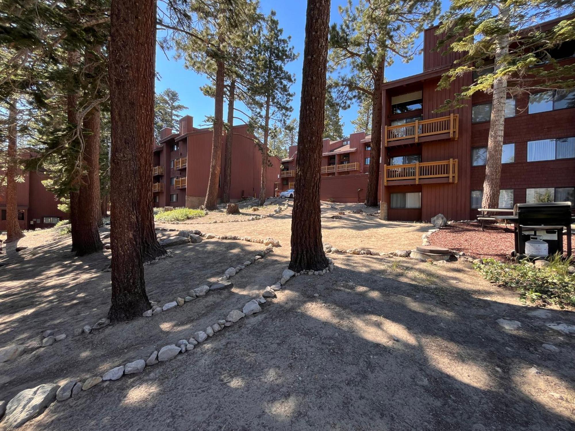 Tastefully Remodeled Condo At Mammoth Ski & Racquet Club, Hot Tub, Garage, 10 Min Walk To Ski Lifts ماموث لاكيس المظهر الخارجي الصورة