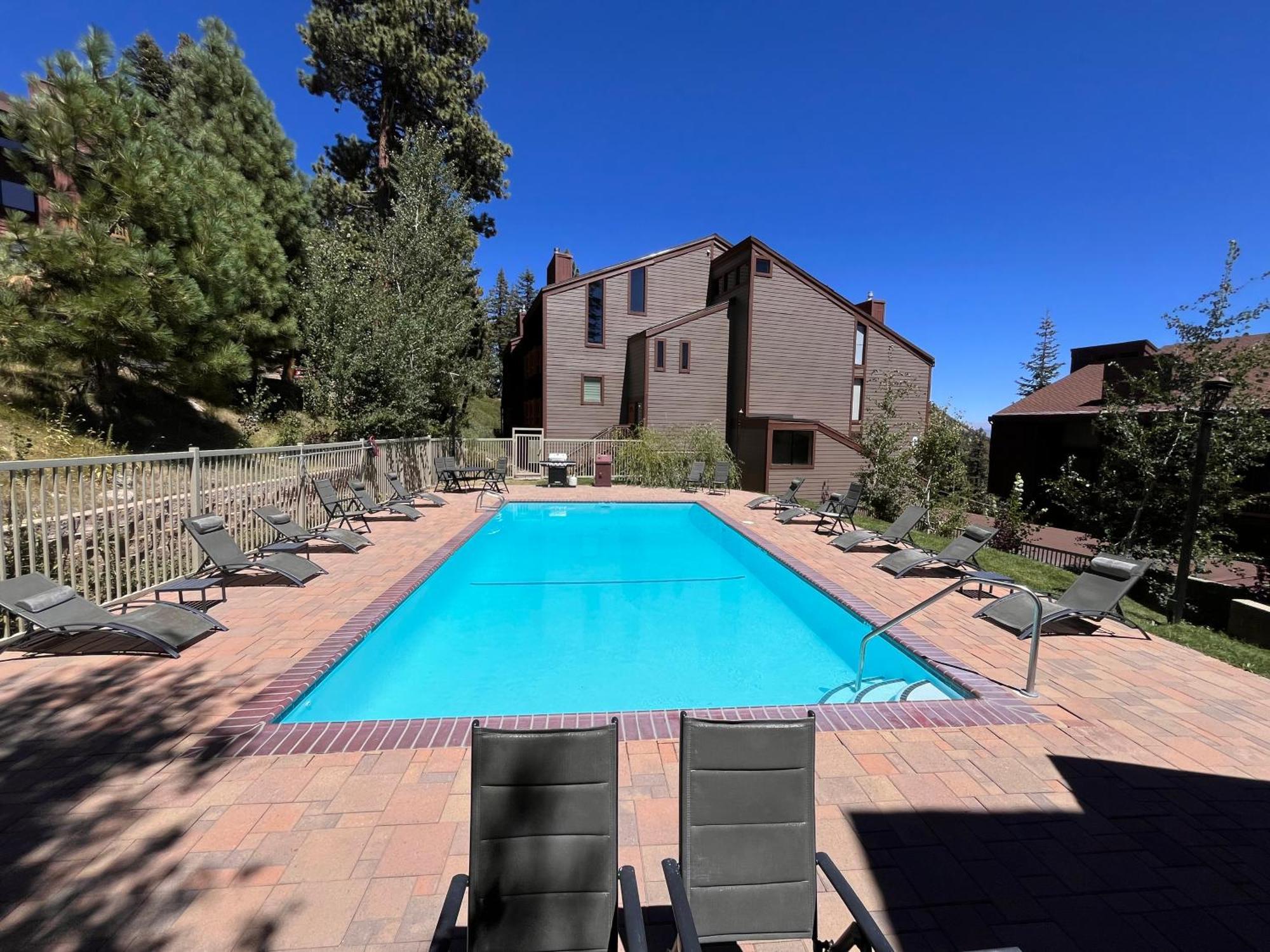 Tastefully Remodeled Condo At Mammoth Ski & Racquet Club, Hot Tub, Garage, 10 Min Walk To Ski Lifts ماموث لاكيس المظهر الخارجي الصورة