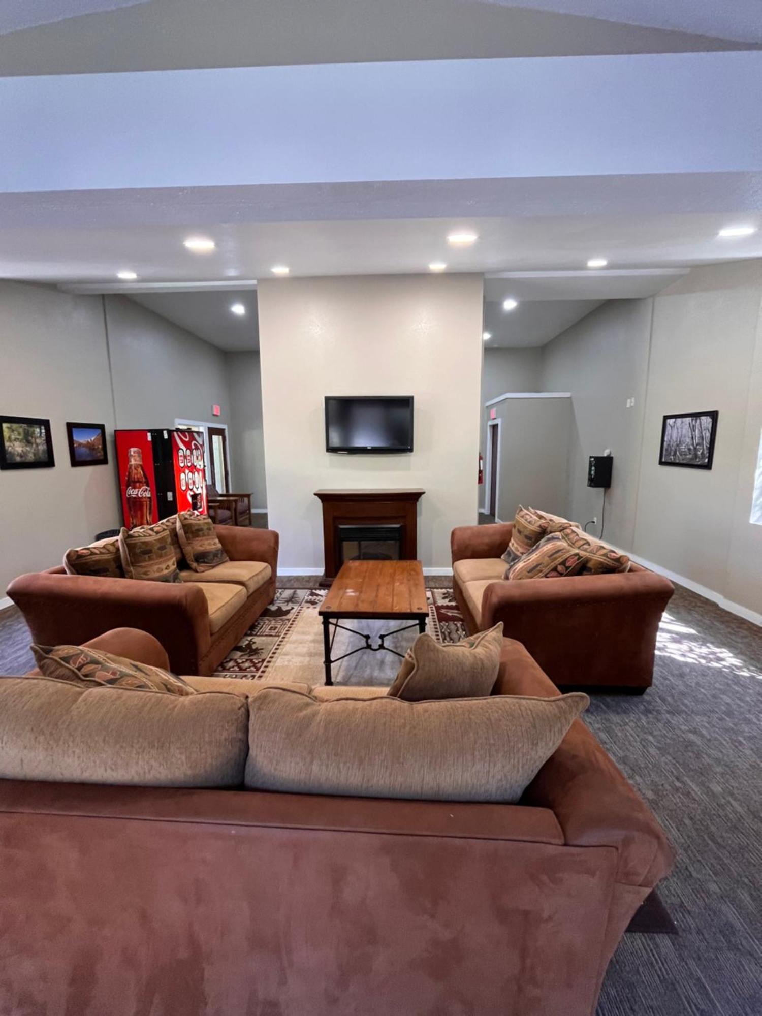 Tastefully Remodeled Condo At Mammoth Ski & Racquet Club, Hot Tub, Garage, 10 Min Walk To Ski Lifts ماموث لاكيس المظهر الخارجي الصورة