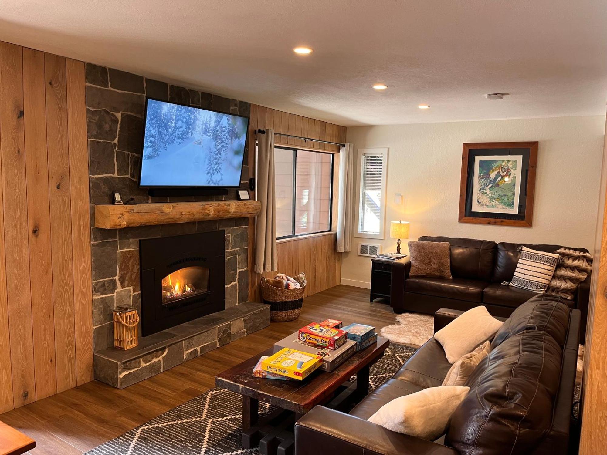 Tastefully Remodeled Condo At Mammoth Ski & Racquet Club, Hot Tub, Garage, 10 Min Walk To Ski Lifts ماموث لاكيس المظهر الخارجي الصورة