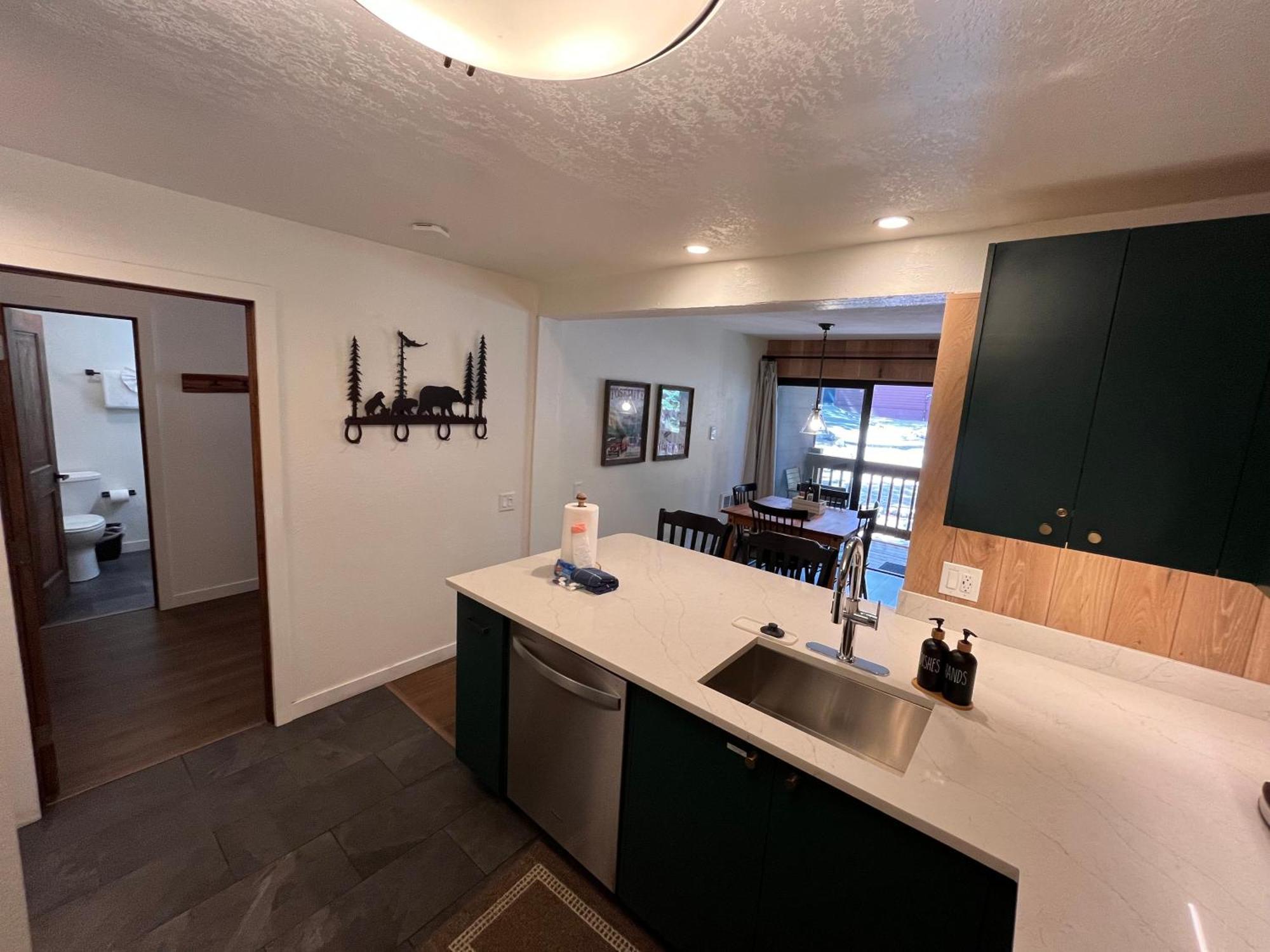 Tastefully Remodeled Condo At Mammoth Ski & Racquet Club, Hot Tub, Garage, 10 Min Walk To Ski Lifts ماموث لاكيس المظهر الخارجي الصورة